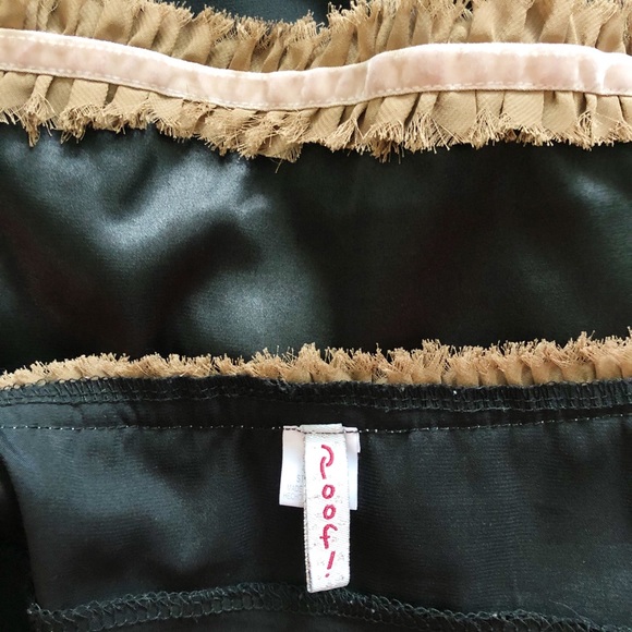 Black camisole with tan ruffles - Picture 4 of 5